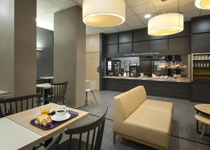 Lyon Ouest Tassin 酒店 埃居里