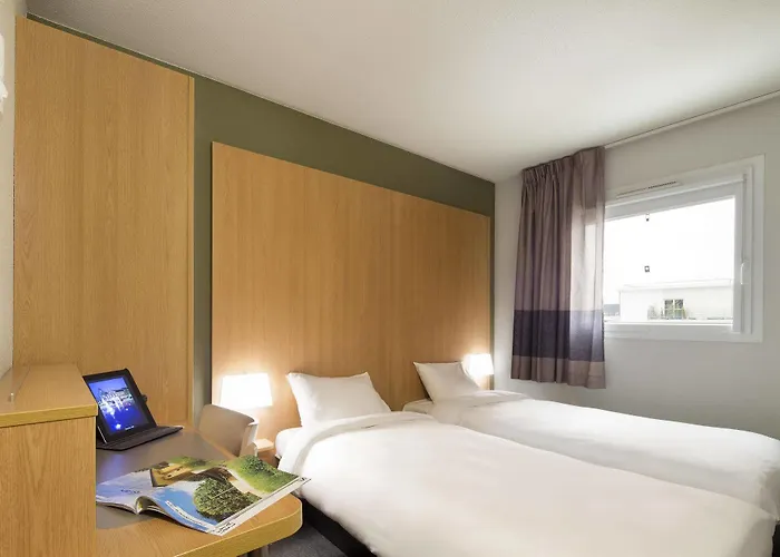 Lyon Ouest Tassin 2*