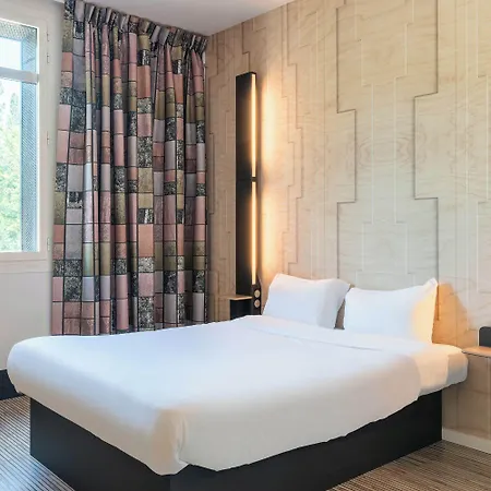 Lyon Ouest Tassin Отель 2*